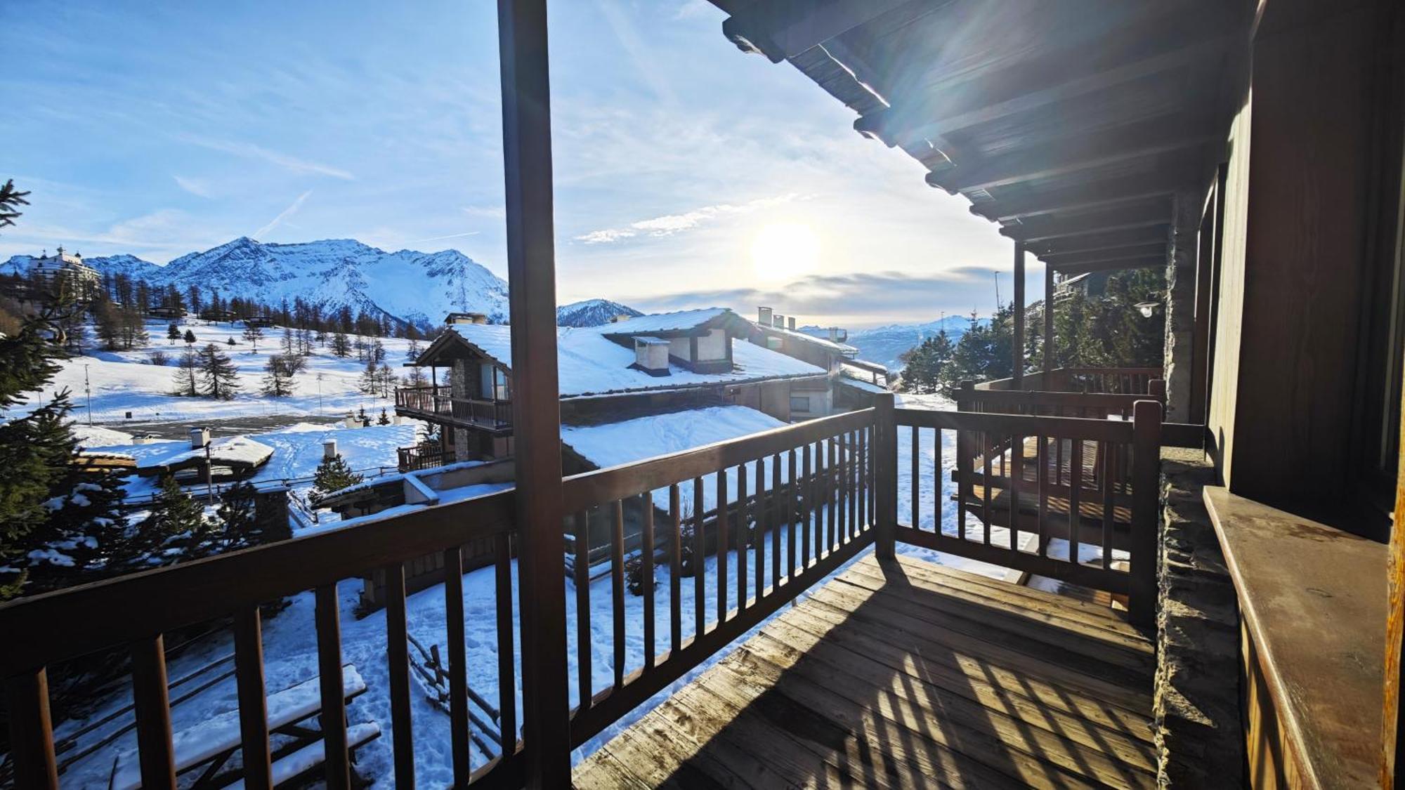 Вилла Hostdomus - Imperial Chalet Сестриере Экстерьер фото